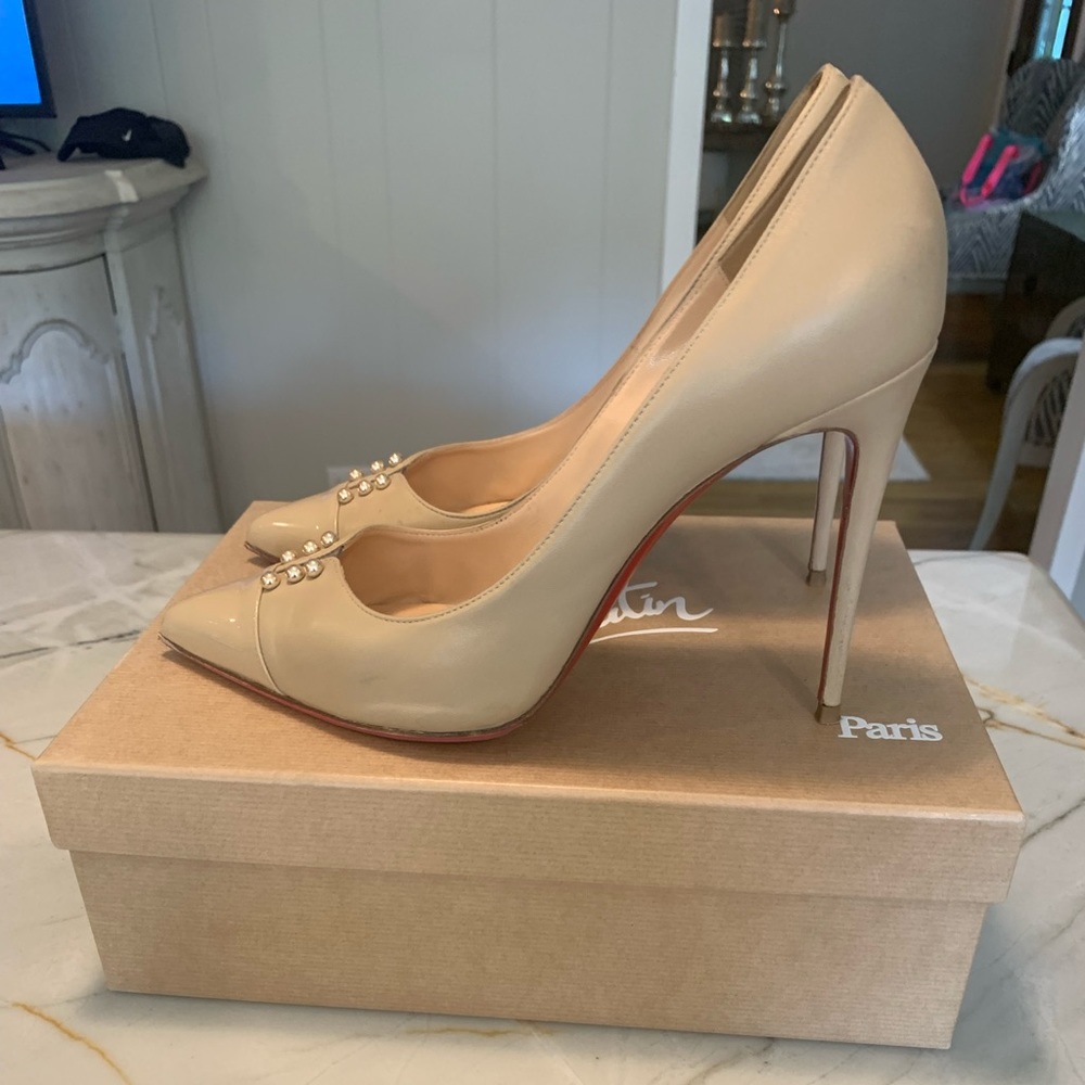 Nude Louboutin with gold detail - size 41 (11)